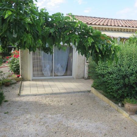 Charmant Appartement Saint Gely Cornillon Buitenkant foto