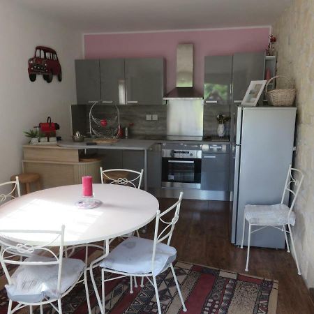 Charmant Appartement Saint Gely Cornillon Buitenkant foto