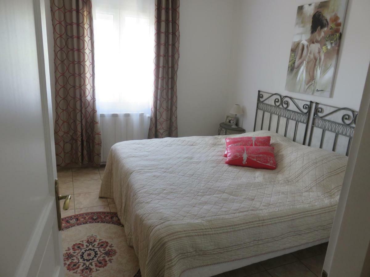 Charmant Appartement Saint Gely Cornillon Buitenkant foto