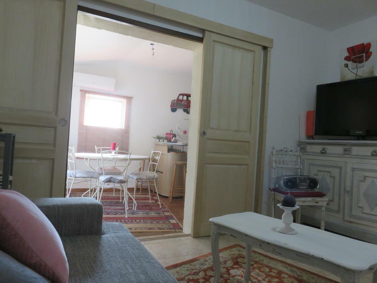Charmant Appartement Saint Gely Cornillon Buitenkant foto