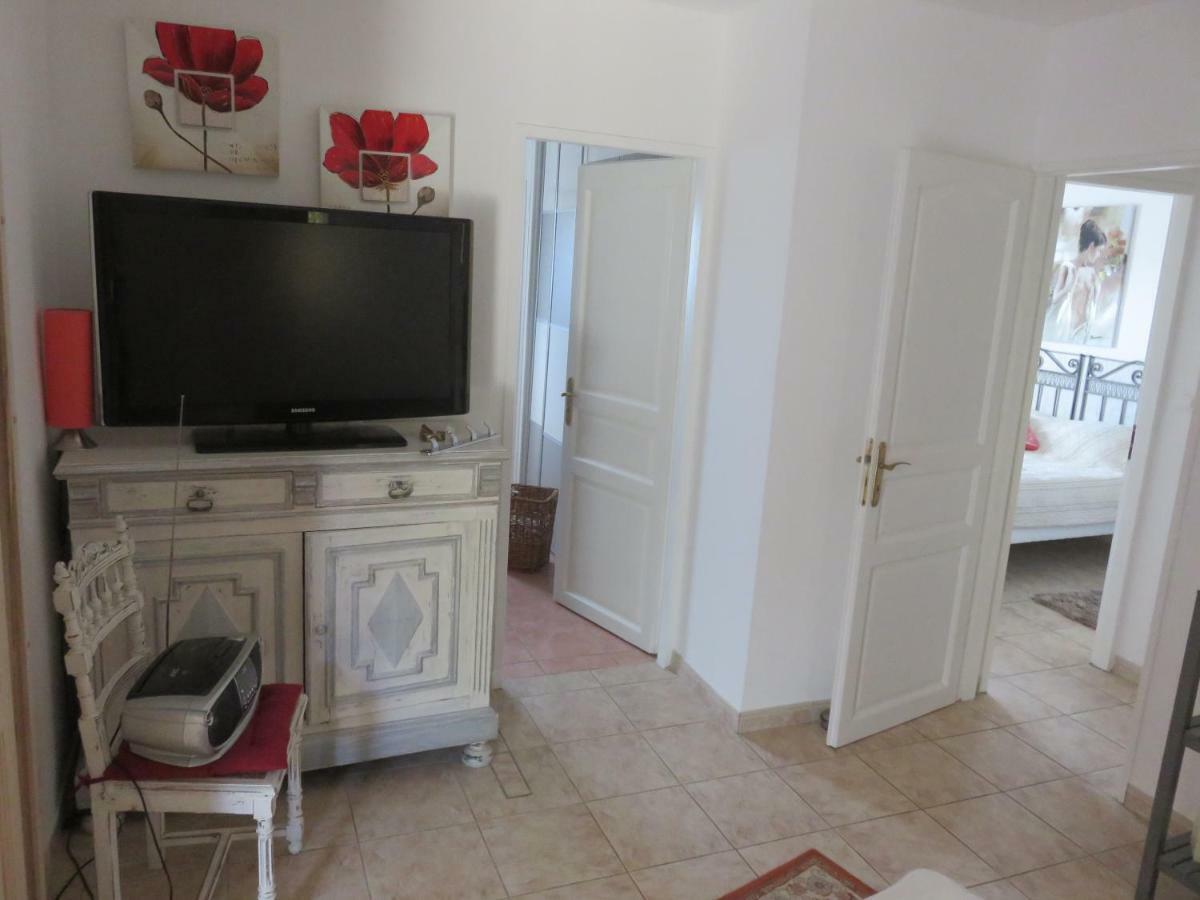Charmant Appartement Saint Gely Cornillon Buitenkant foto