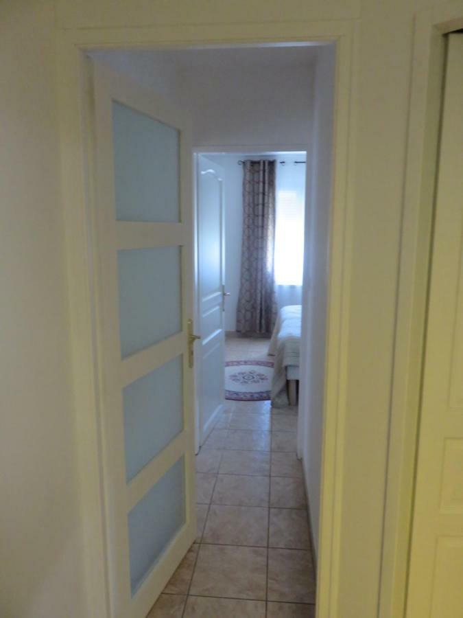 Charmant Appartement Saint Gely Cornillon Buitenkant foto